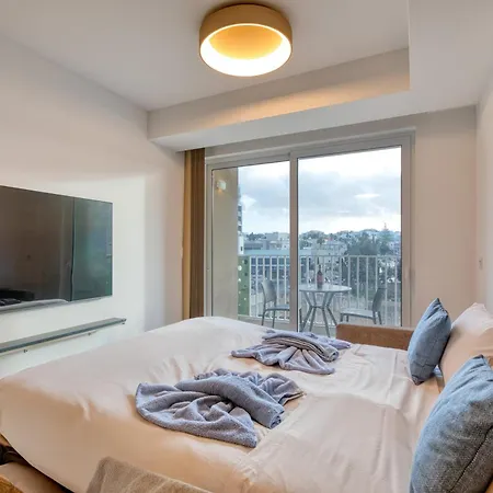 1br In St Julians Minutes To And Nightlife * San Ġiljan