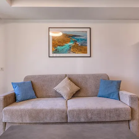 Lägenhet 1br In St Julians Minutes To And Nightlife *