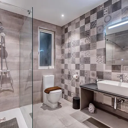 1br In St Julians Minutes To And Nightlife Apartamento San Julián